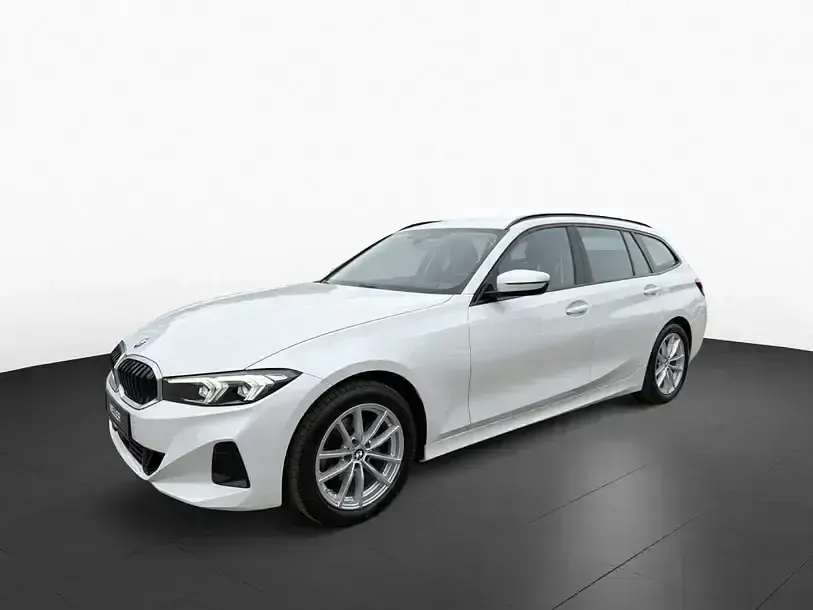 Używany BMW 320 Shadowline 190 KM (139 kW) 2023 Biały Kombi
