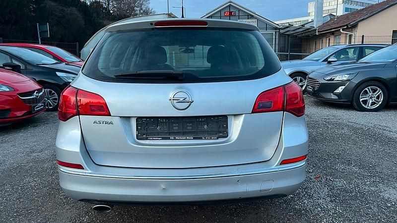 Gebraucht Opel Astra 165 PS (121 kW) 2013 Grau Kombi