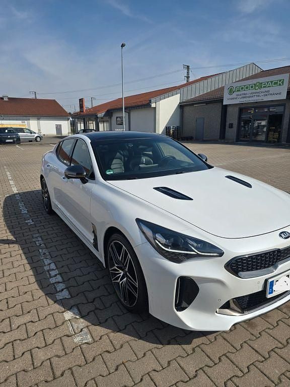 Gebraucht Kia Stinger GT 366 PS (269 kW) 2021 Weiß Kleinwagen