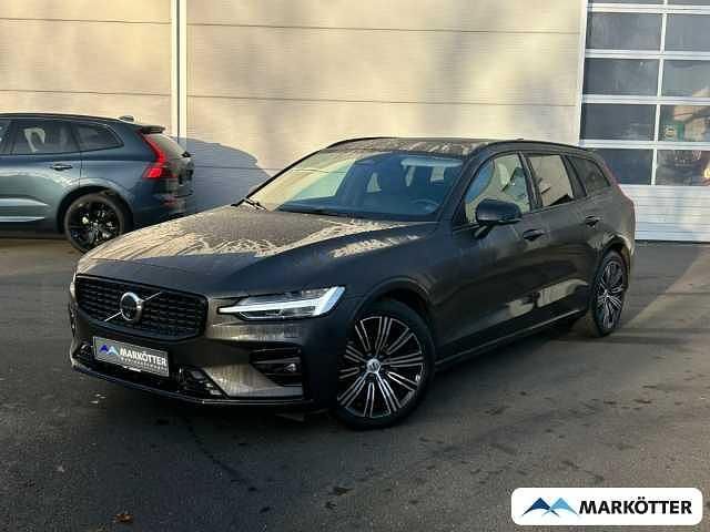 Gebraucht Volvo V60 145 PS (106 kW) 2024 Kombi