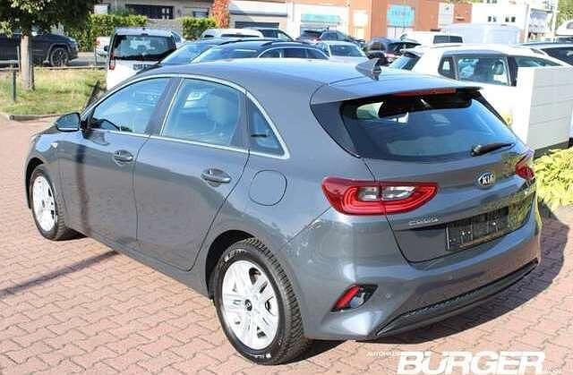 Gebraucht Kia Ceed Vision 136 PS (100 kW) 2021 Grau metallic Kleinwagen