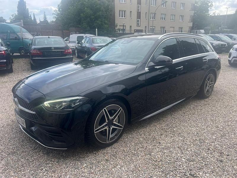 Schwarz Gebraucht 2022 Mercedes C220 AMG Limousine | 24.450 € (Teuer) - Bild 1/4