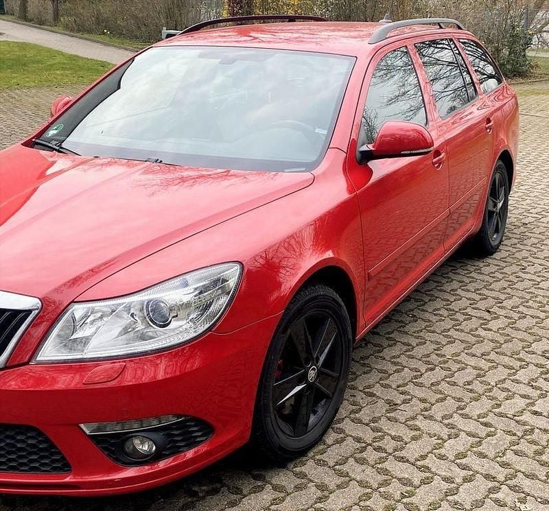 Gebraucht Skoda Octavia RS 200 PS (147 kW) 2011 Rot Kombi
