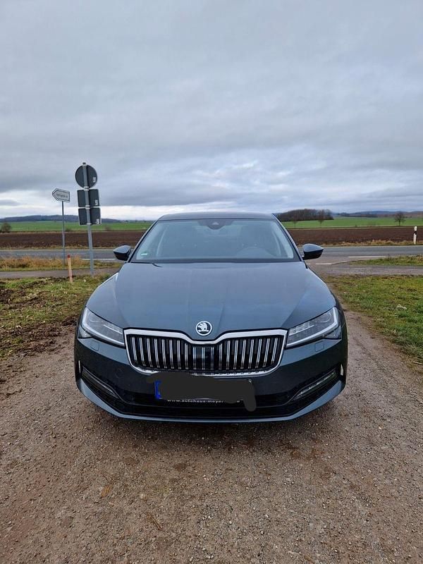 Andere farben Gebraucht 2021 Skoda Superb Ambition Limousine | 19.540 € (Guter Preis) - Bild 1/4