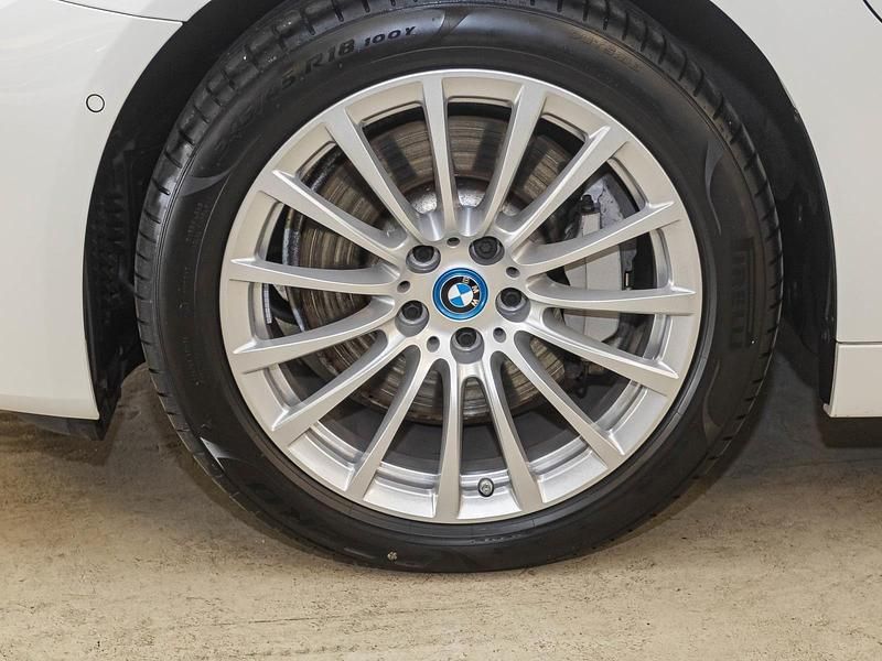 Gebraucht BMW 530 Sport Line 184 PS (135 kW) 2022 Weiß Kombi