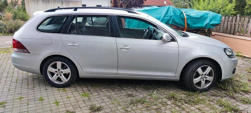 Silber Gebraucht 2012 VW Golf VI Kombi | 6.000 € (Guter Preis) - Bild 1/4