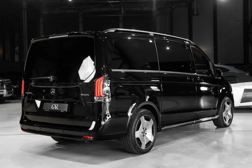 Gebraucht Mercedes V300 Exclusive 237 PS (174 kW) 2024 Schwarz Van / Kleinbus