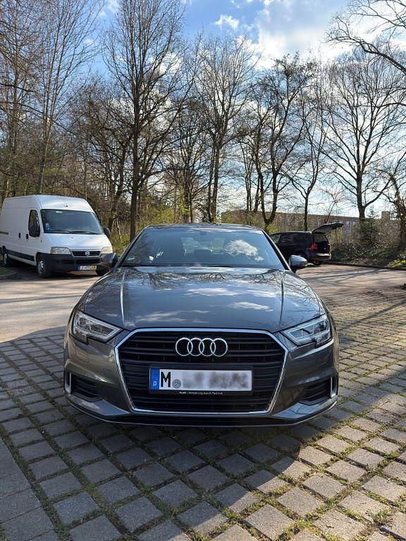 Gebraucht Audi A3 Sport 150 PS (110 kW) 2018 Grau Limousine