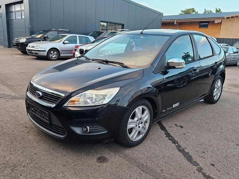 Schwarz Gebraucht 2010 Ford Focus Style Limousine | 1.950 € (Superpreis) - Bild 1/4