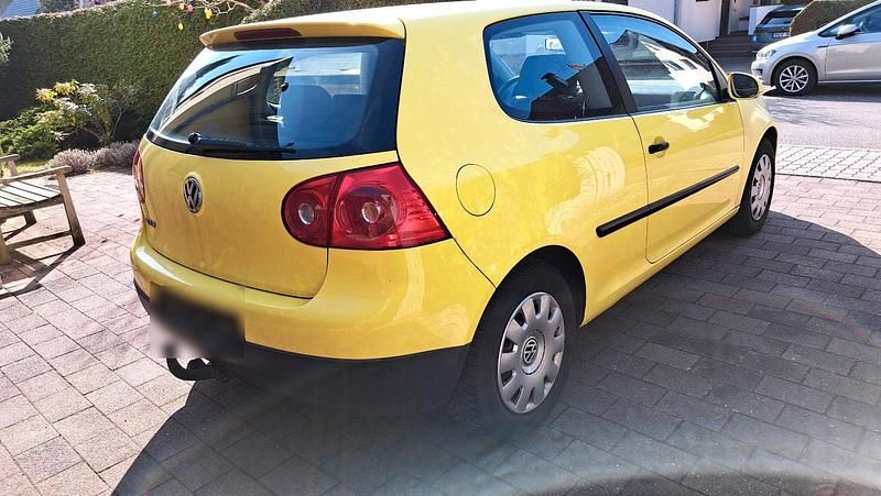 Gebraucht VW Golf IV 75 PS (55 kW) 2004 Gelb Limousine