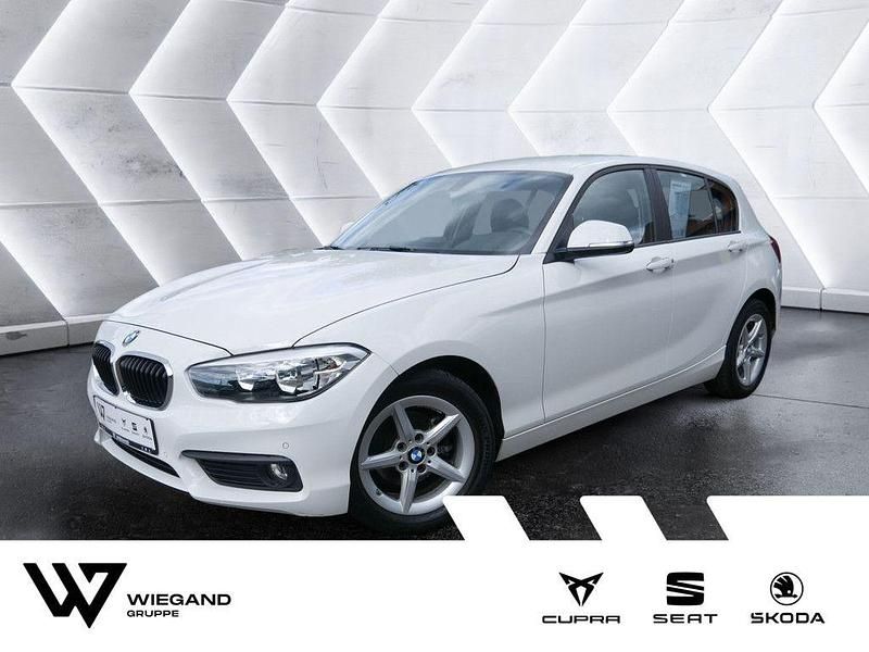 Weiß Gebraucht 2017 BMW 118 Advantage Kleinwagen | 14.969 € (Fairer Preis) - Bild 1/4