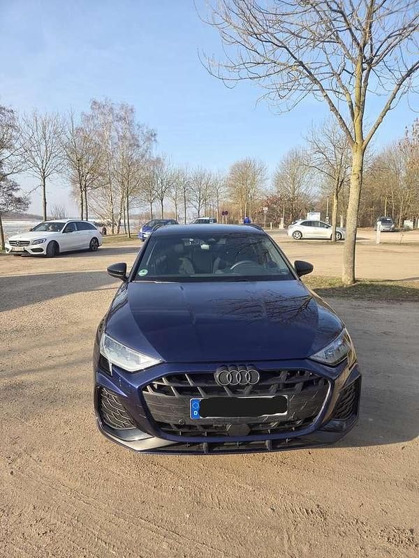 Gebraucht Audi A3 S-Line 150 PS (110 kW) 2025 Blau Kombi