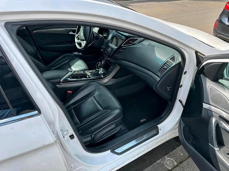 Gebraucht Hyundai i40 116 PS (85 kW) 2012 Weiß Kombi