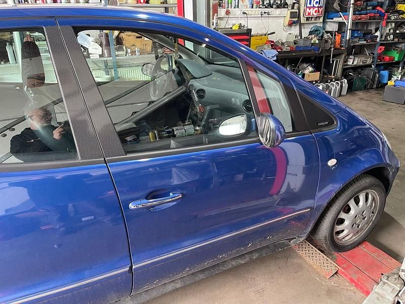 Gebraucht Mercedes A190 125 PS (91 kW) 2001 Blau Kleinwagen