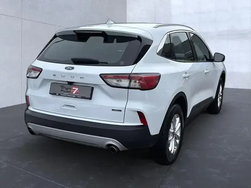 Używany Ford Kuga Titanium 225 KM (165 kW) 2022 Biały SUV