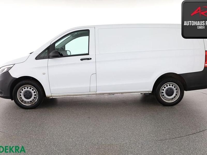 Gebraucht Mercedes Vito 163 PS (119 kW) 2021 Arktikweiss Van