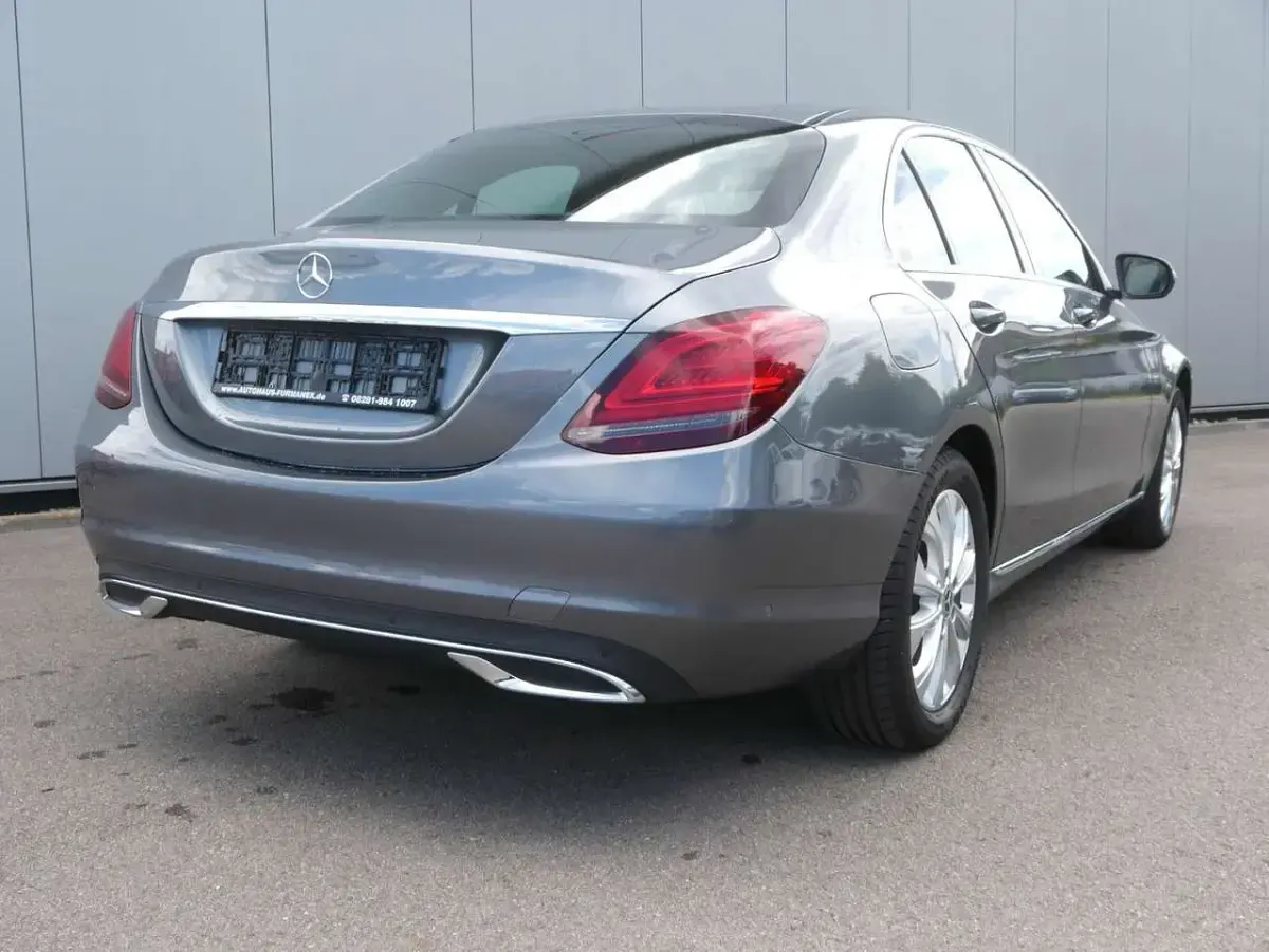 Gebraucht Mercedes C180 Exclusive 156 PS (114 kW) 2019 Grau Limousine