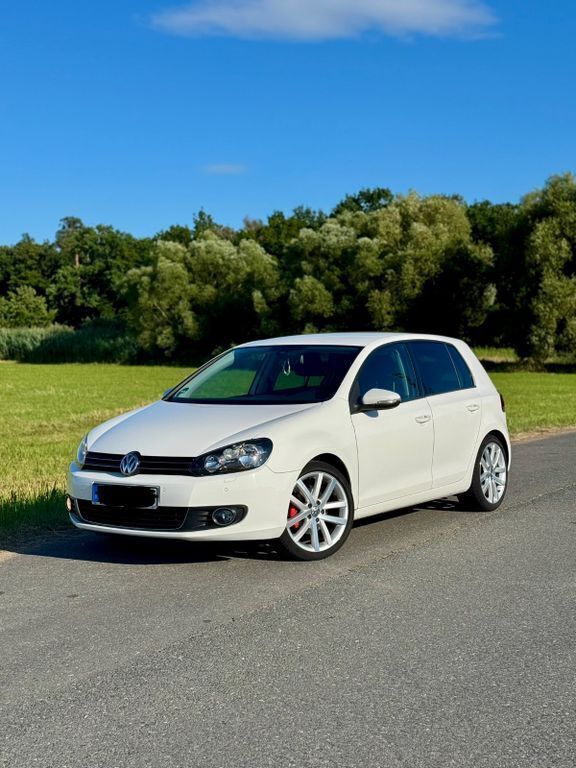 Weiß Gebraucht 2009 VW Golf VI Highline Limousine | 6.400 € (Etwas zu teuer) - Bild 1/4