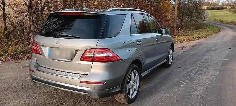 Gebraucht Mercedes ML250 204 PS (150 kW) 2012 Grau SUV
