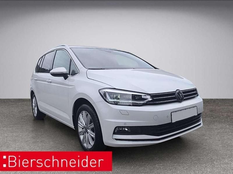 Gebraucht VW Touran Highline 150 PS (110 kW) 2024 Weiss Van / Kleinbus