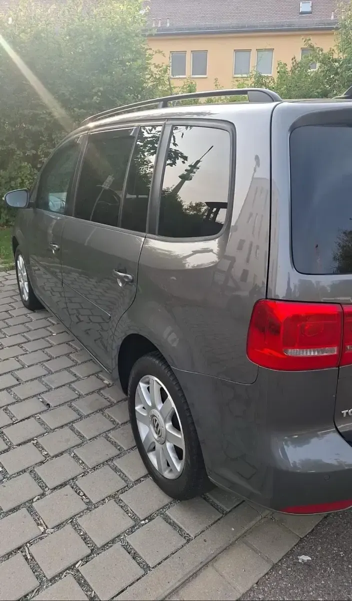 Gebraucht VW Touran 105 PS (77 kW) 2011 Van / Kleinbus