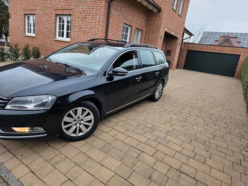 Gebraucht VW Passat 105 PS (77 kW) 2012 Schwarz Kombi