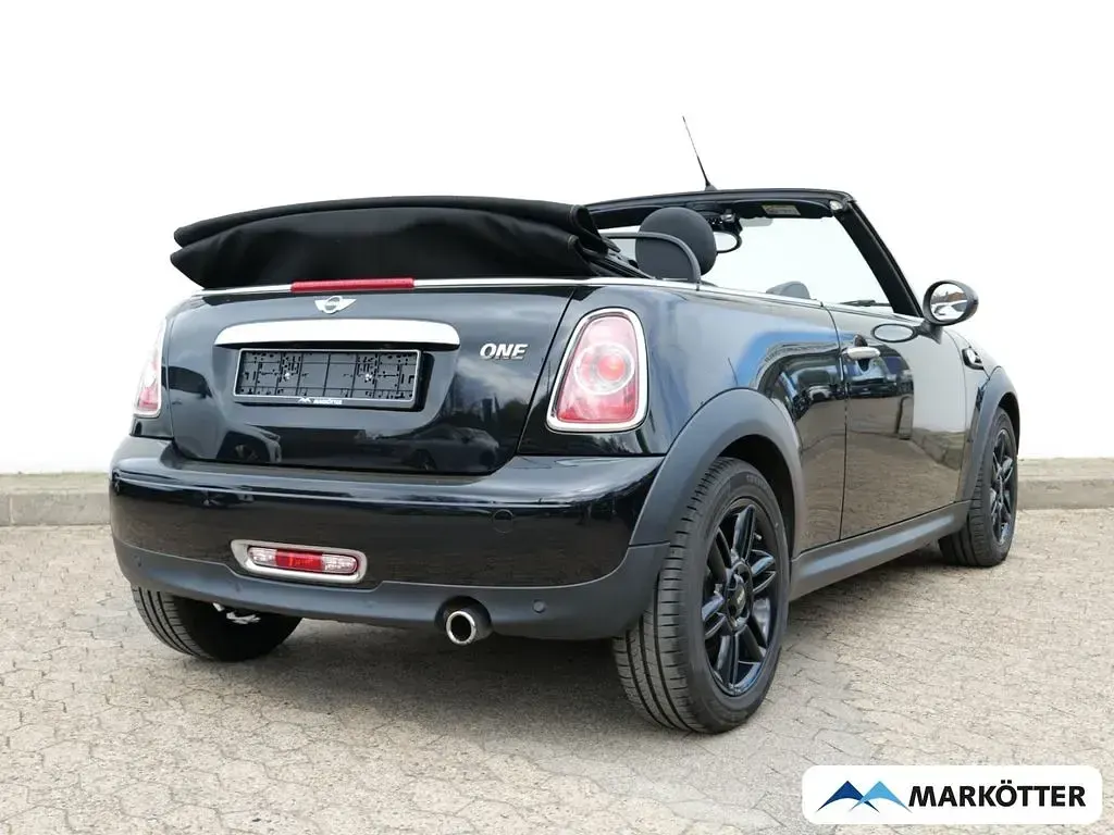 Käytetty Mini One Cabriolet 98 HP (72 kW) 2015 Musta Avoauto