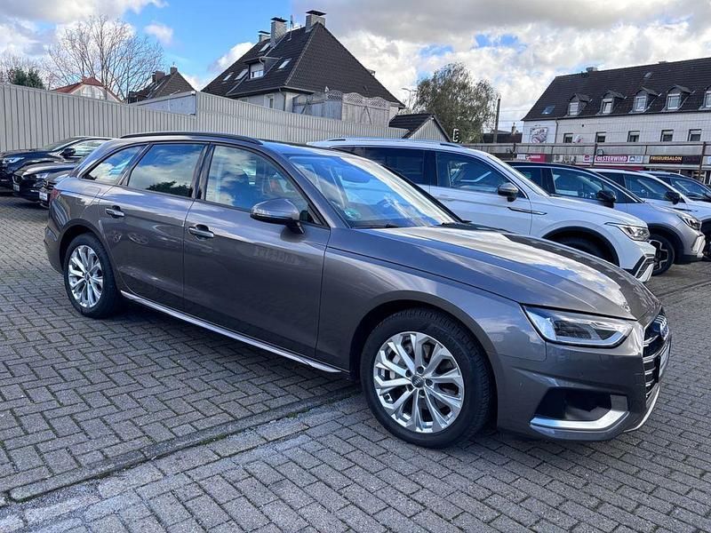Grau Gebraucht 2022 Audi A4 Advanced Plus Kombi | 20.950 € (Fairer Preis) - Bild 1/4
