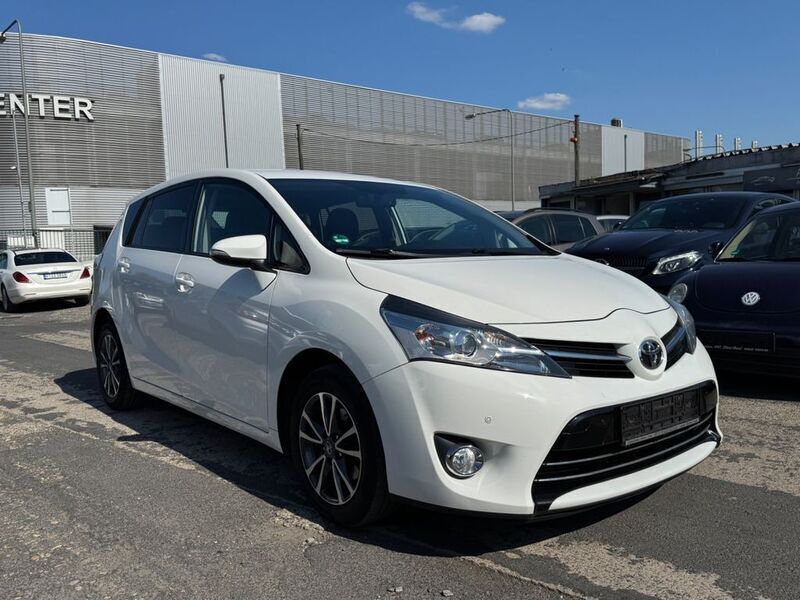 Weiß Gebraucht 2013 Toyota Verso Van / Kleinbus | 7.690 € (Fairer Preis) - Bild 1/4