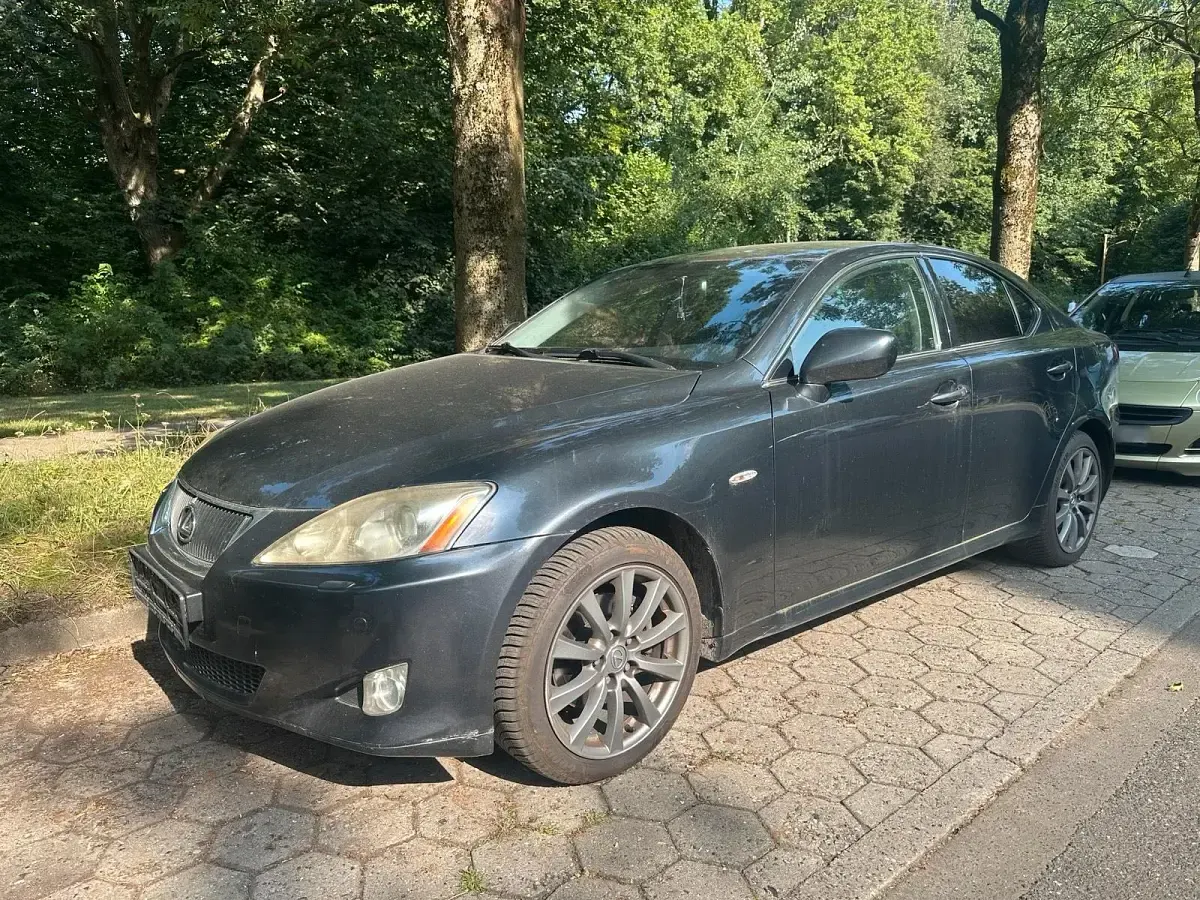 Gebraucht Lexus IS220d 177 PS (130 kW) 2008 Grau Limousine