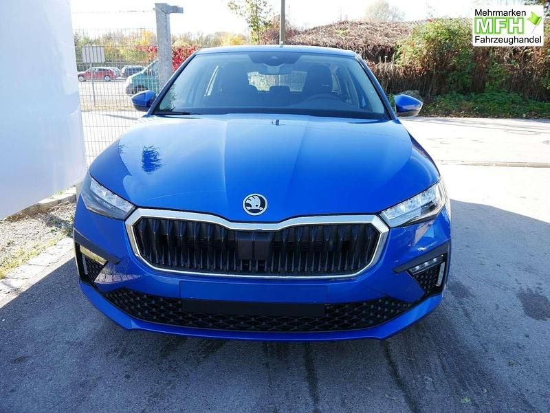 Neu Skoda Scala Selection 116 PS (85 kW) 2025 Raceblau metallic Kleinwagen
