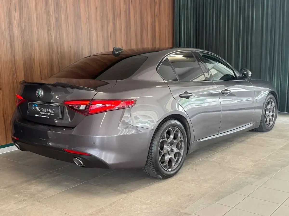 Gebraucht Alfa Romeo Giulia Super 179 PS (131 kW) 2017 Grau Limousine