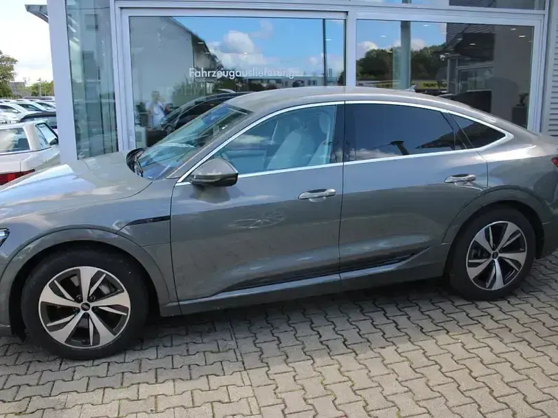 Gebraucht Audi Q8 e-tron Advanced 250 kW (340 PS) 2023 Grau SUV