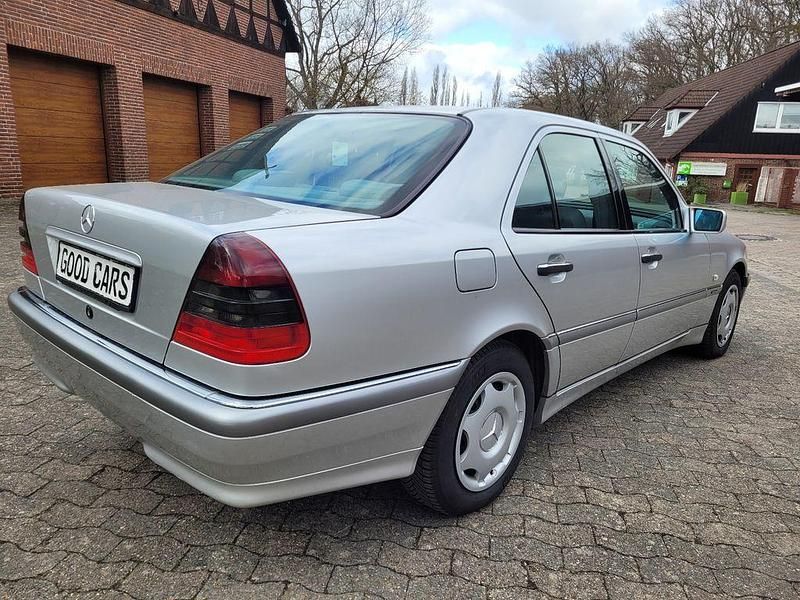 Gebraucht Mercedes C200 Elegance 136 PS (100 kW) 1997 Silber Limousine