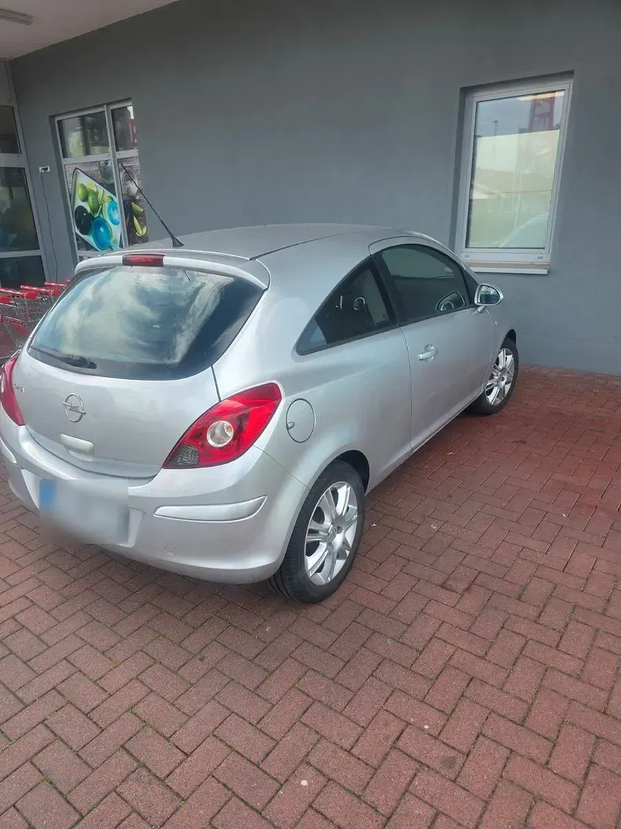 Gebraucht Opel Corsa Selection 80 PS (58 kW) 2009 Silber Kleinwagen