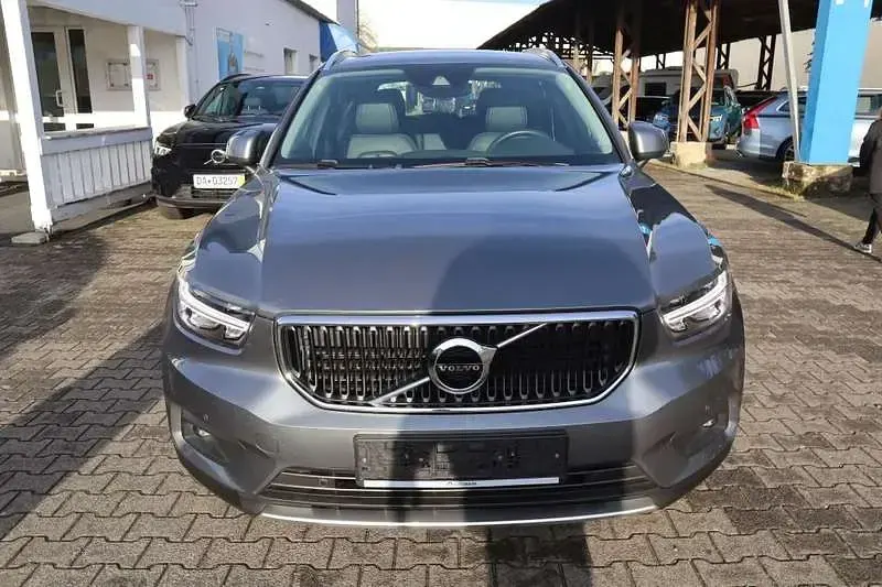 Gebraucht Volvo XC40 Momentum 190 PS (139 kW) 2018 Osmium grey metallic SUV
