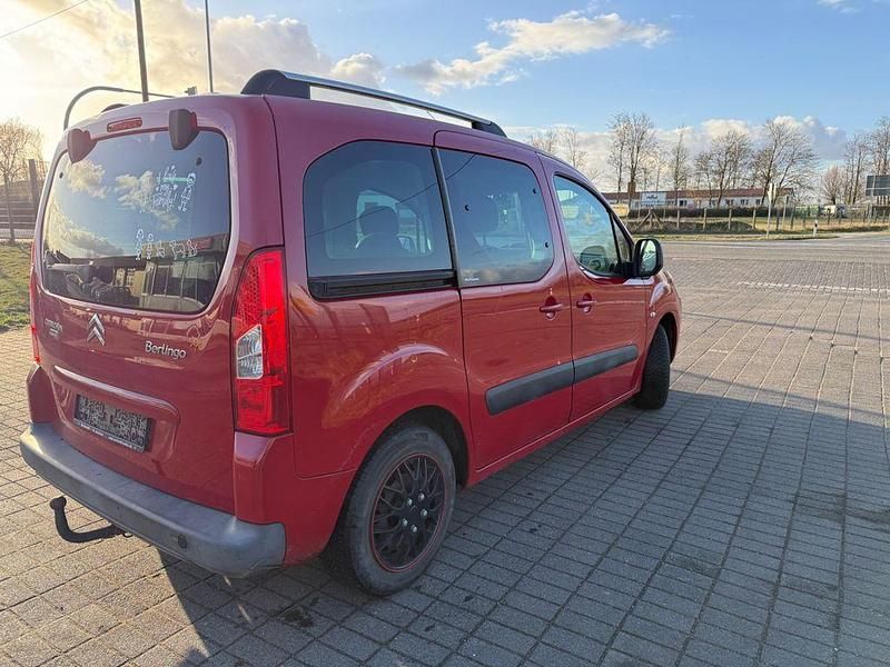 Gebraucht Citroën Berlingo 120 PS (88 kW) 2011 Rot Van / Kleinbus