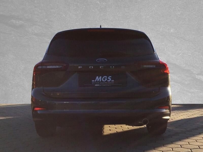 Gebraucht Ford Focus Titanium 155 PS (114 kW) 2022 Grau Kombi