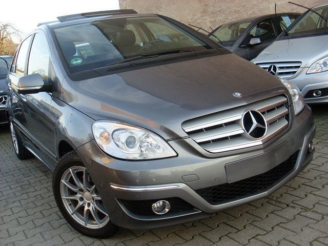 Gebraucht Mercedes B180 116 PS (85 kW) 2011 Grau Van / Kleinbus
