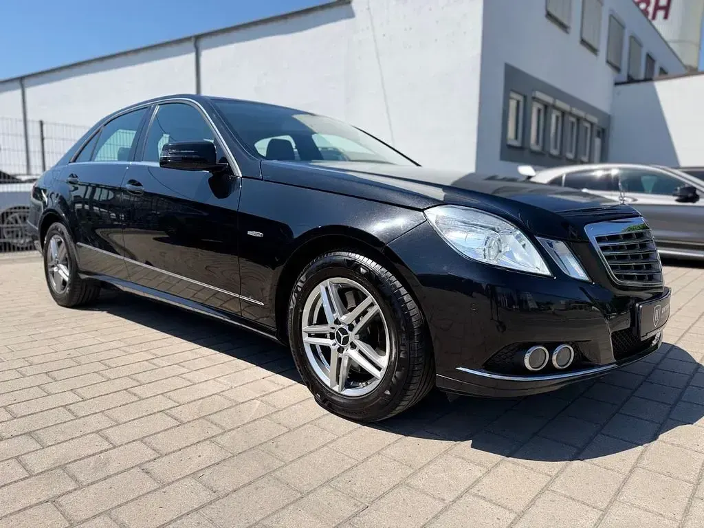Gebraucht Mercedes E250 204 PS (150 kW) 2009 Schwarz Limousine