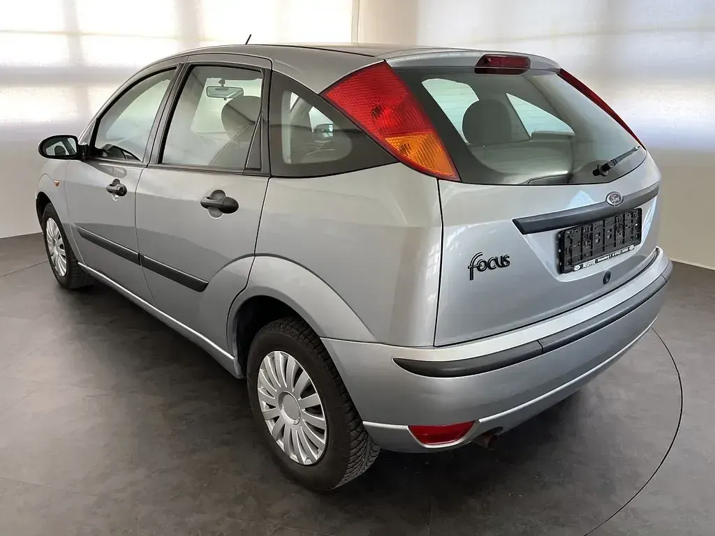 Gebraucht Ford Focus Viva 101 PS (74 kW) 2004 Silber Limousine