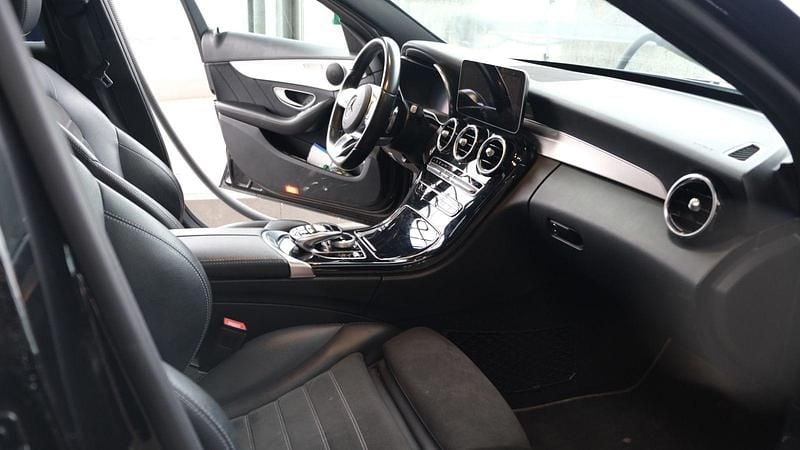 Gebraucht Mercedes C300 245 PS (180 kW) 2019 Schwarz Kombi
