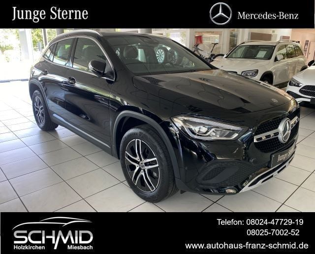 Kosmosschwarz Gebraucht 2023 Mercedes GLA200 Business SUV | 38.350 € (Guter Preis) - Bild 1/4