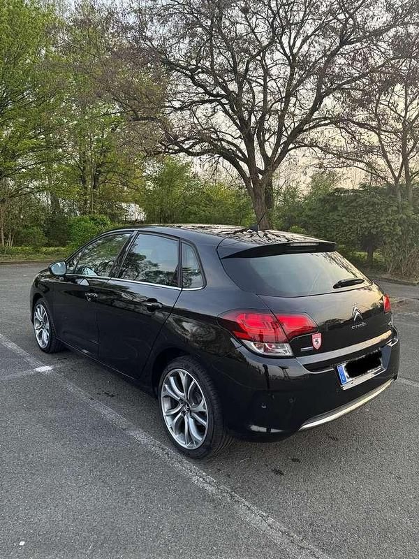 Gebraucht Citroën C4 Shine 150 PS (110 kW) 2015 Schwarz Limousine