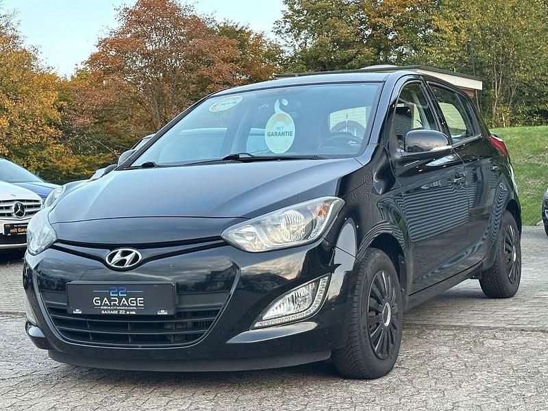 Gebraucht Hyundai i20 Trend 75 PS (55 kW) 2013 Schwarz Kleinwagen