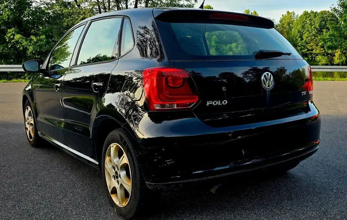 Gebraucht VW Polo 90 PS (66 kW) 2012 Schwarz Kleinwagen