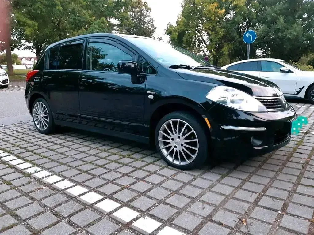 Gebraucht Nissan Tiida 110 PS (80 kW) 2009 Schwarz Limousine