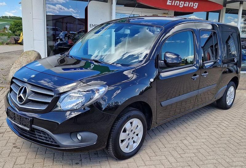 Dravitschwarz metallic Gebraucht 2018 Mercedes Citan 111 Edition Kombi | 13.100 € (Fairer Preis) - Bild 1/4