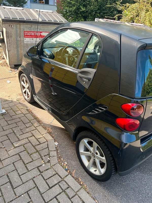 Schwarz Gebraucht 2009 Smart ForTwo Coupé Coupé | 2.999 € (Fairer Preis) - Bild 1/4