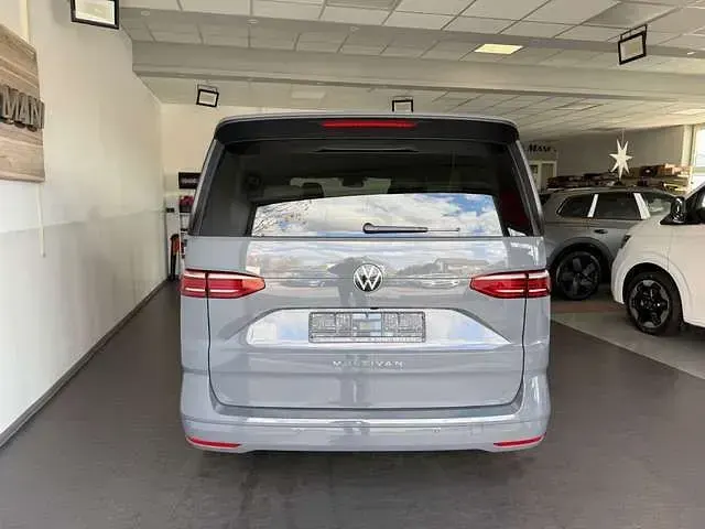 Second-hand VW Multivan Basis 150 CP (110 kW) 2024 Monovolum